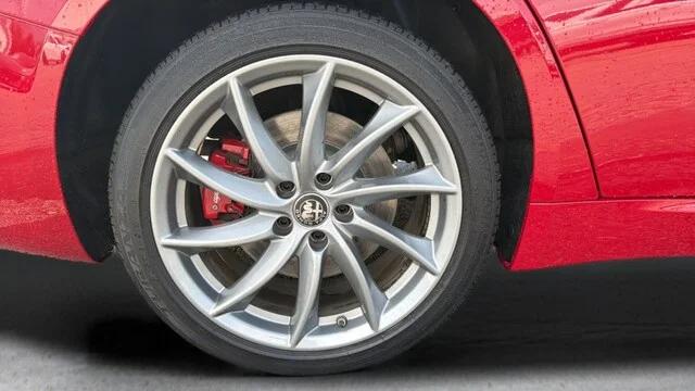 Used 2024 Alfa Rosso Alfa Romeo Ti image 31