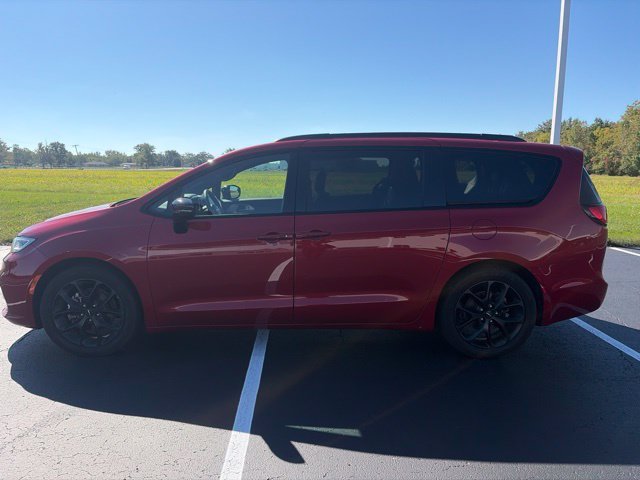 2025 Chrysler Pacifica