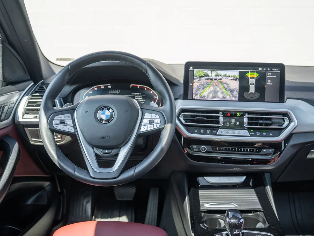 Used 2024 Gray BMW xDrive30i image 22