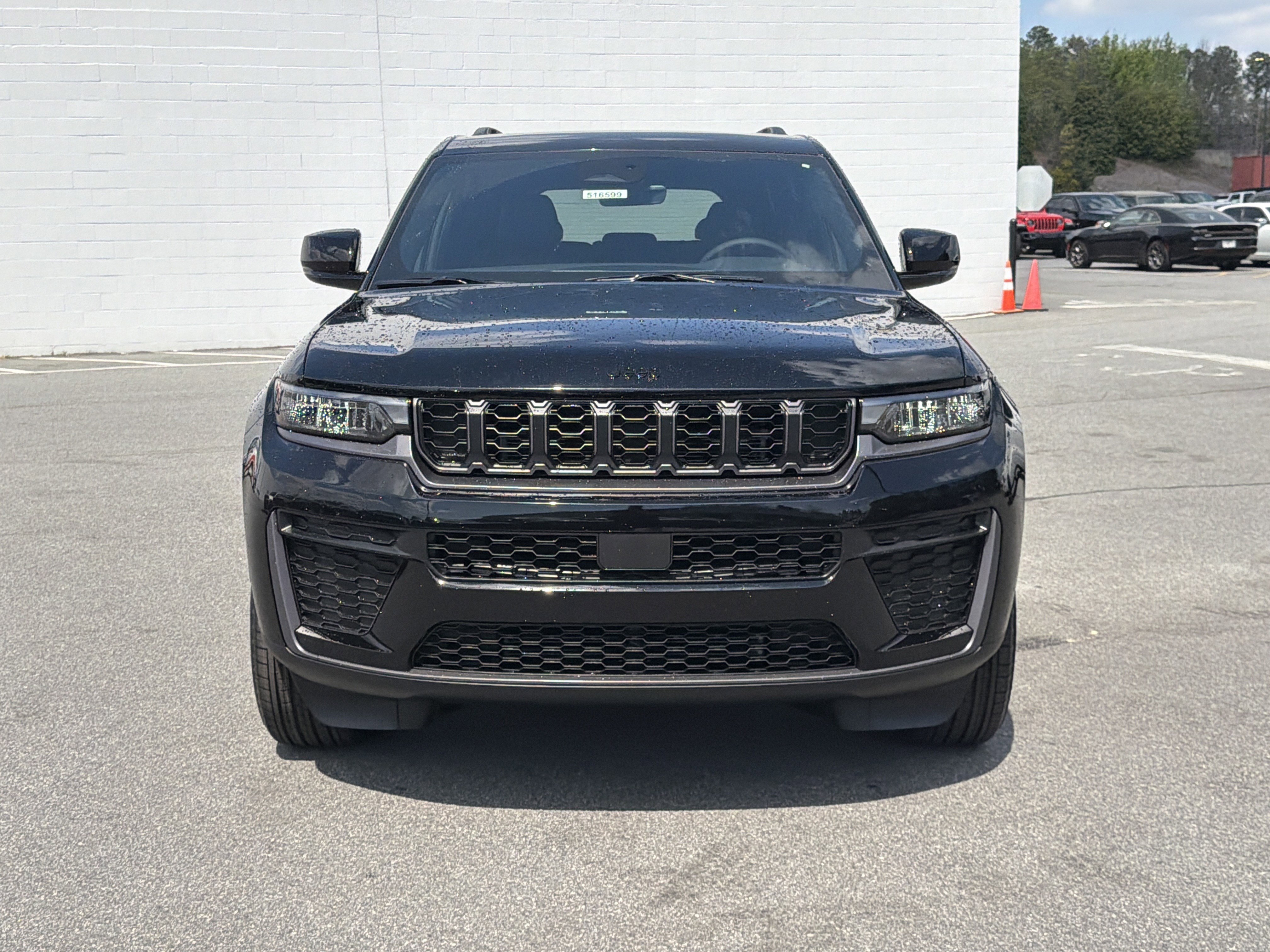 New 2026 Diamond Black Crystal Pearl-Coat Exterior Paint Jeep Altitude image 2