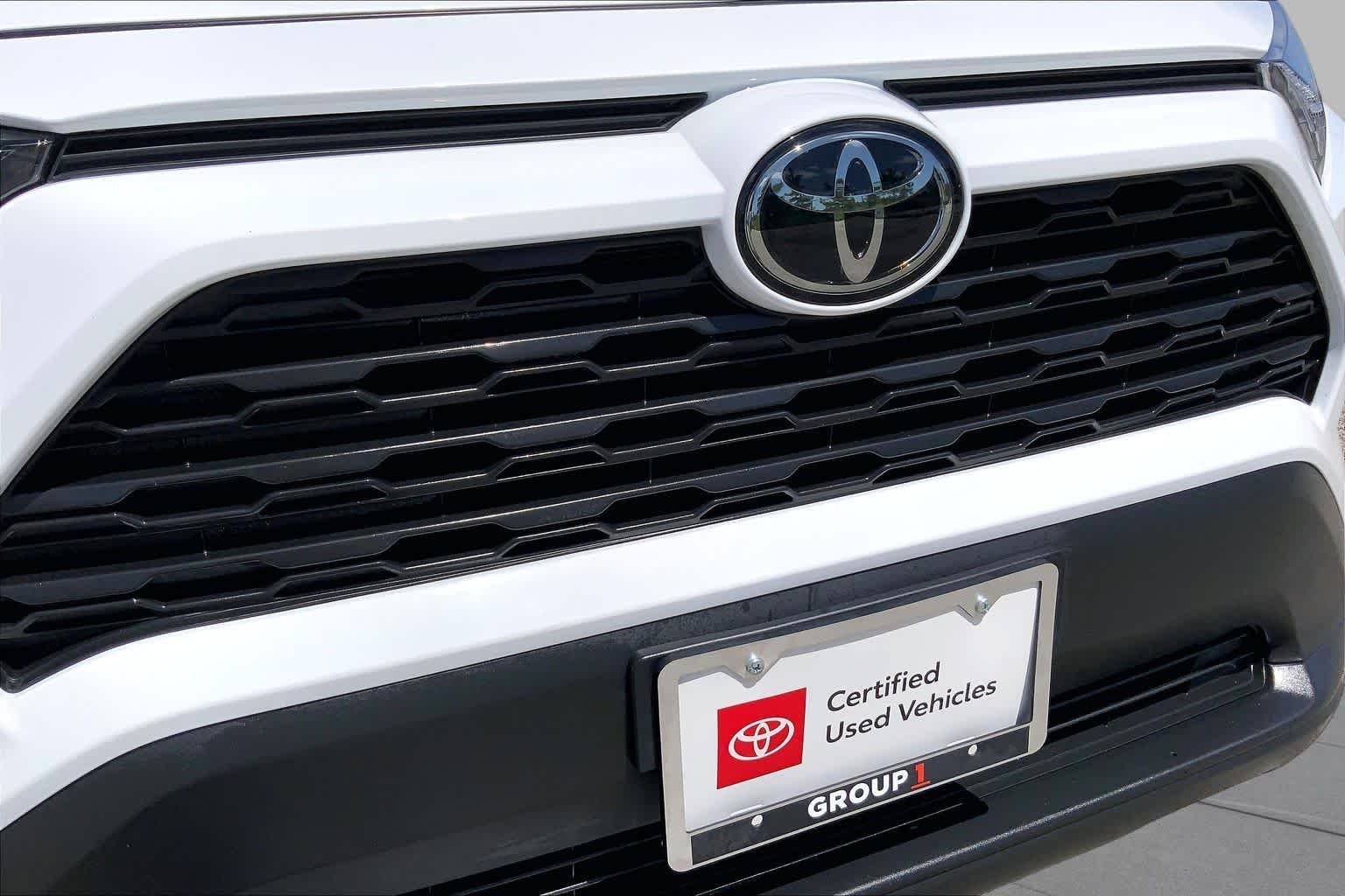 Used 2025 Ice Cap Toyota XLE image 29