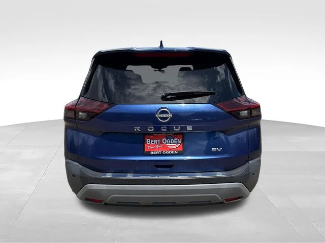 Used 2023 Blue Nissan SV image 7