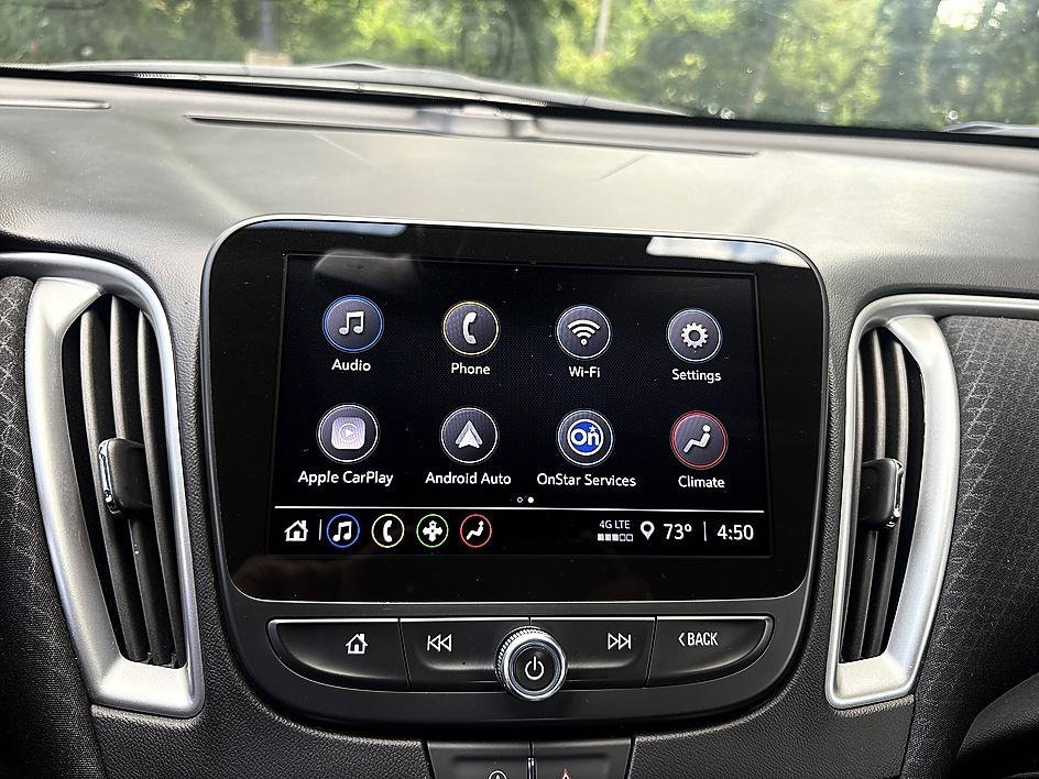 Used 2025 Summit White Chevrolet LT image 16