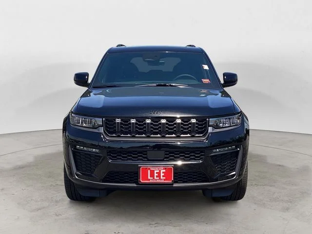 New 2026 Diamond Black Crystal Pearlcoat Jeep LIMITED 4X4 image 9