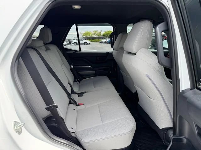 Used 2025 White Toyota SR5 image 17