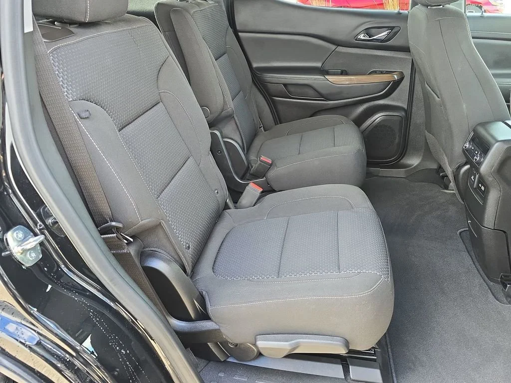 2023 GMC Acadia SLE - Photo 28