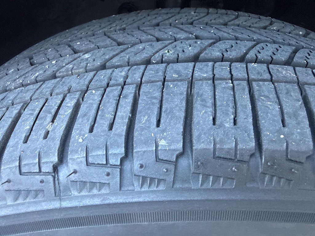 Certified Used 2026 Gray Nissan SR image 2