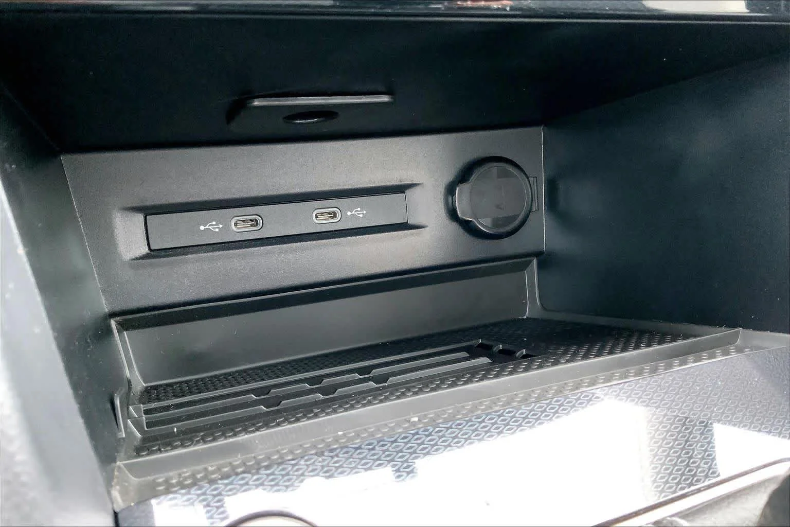 New 2026 Platinum Gray Metallic Volkswagen SEL image 20