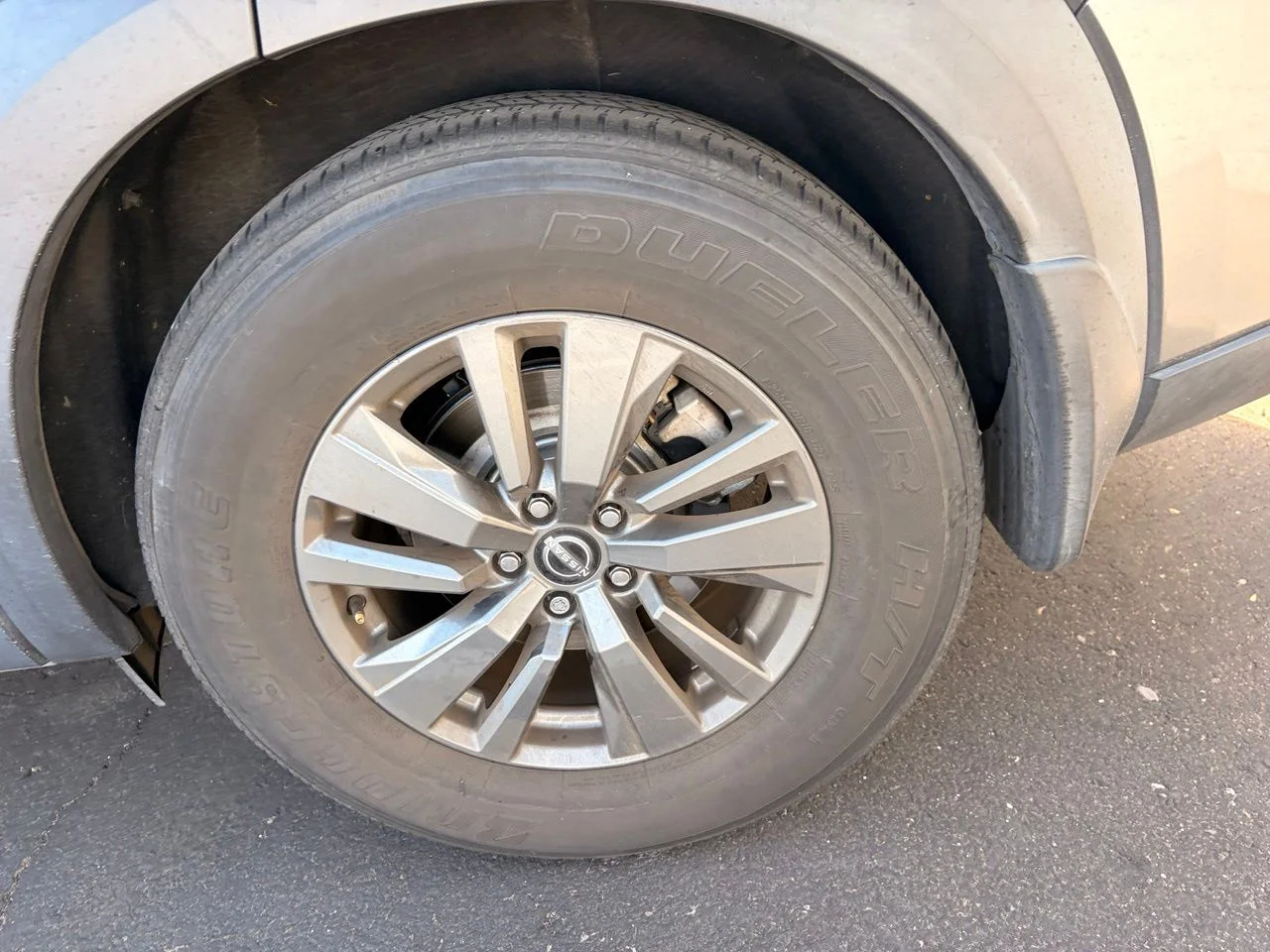 Used 2022 Gun Metallic Nissan SV image 4