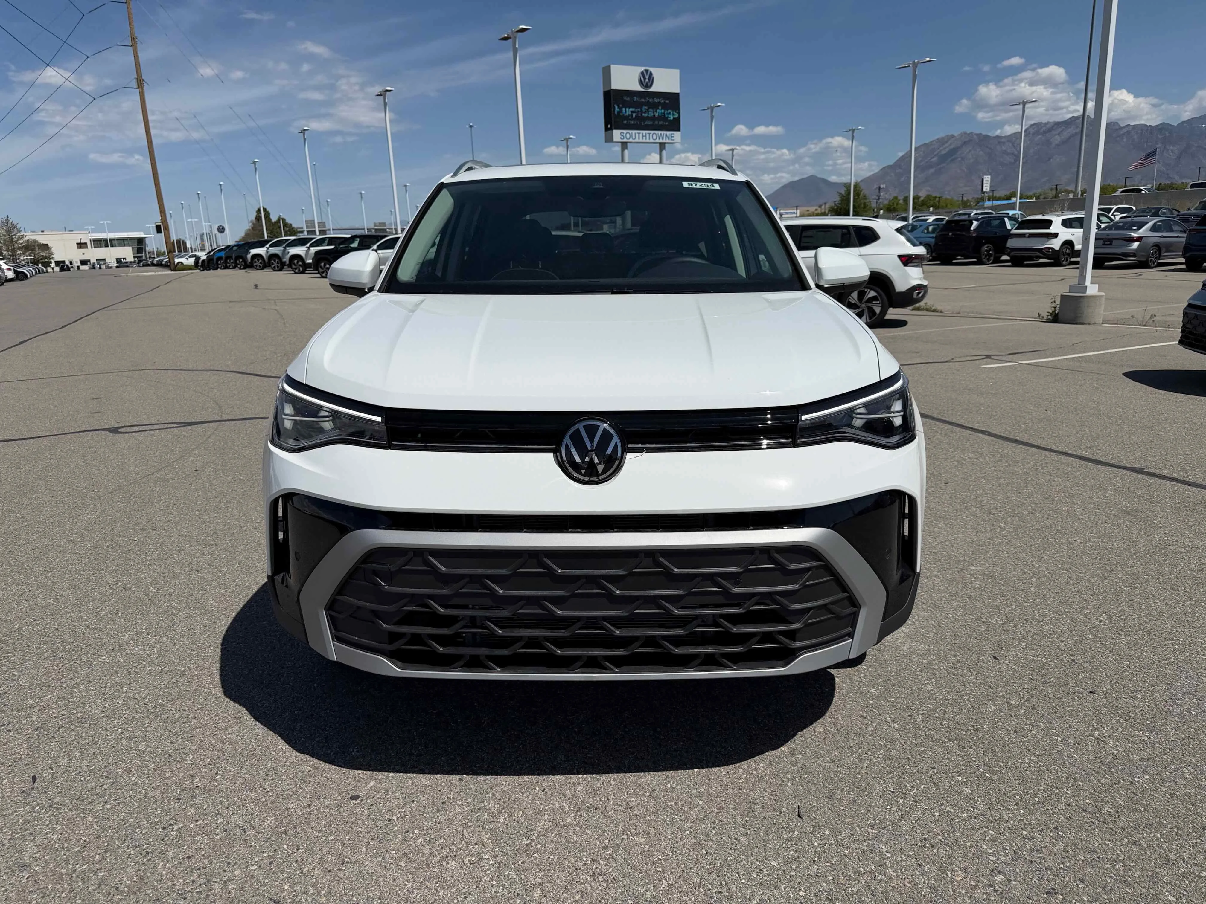 New 2026 Pure White Volkswagen SE image 10