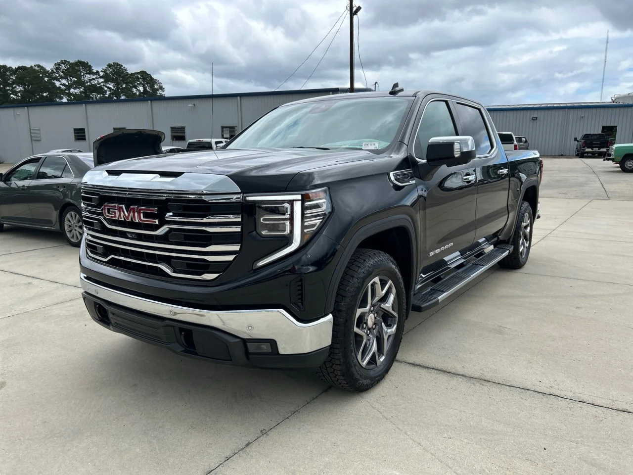 New 2026 Onyx Black GMC SLT image 5