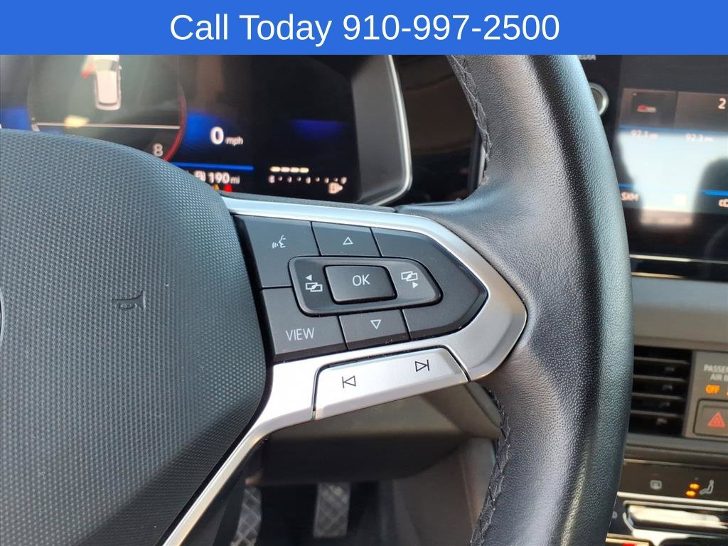 Used 2025 Silver Volkswagen SE image 20