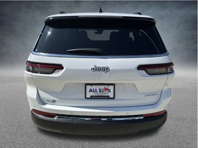 New 2026 Bright White Clear-Coat Exterior Paint Jeep Laredo X image 7