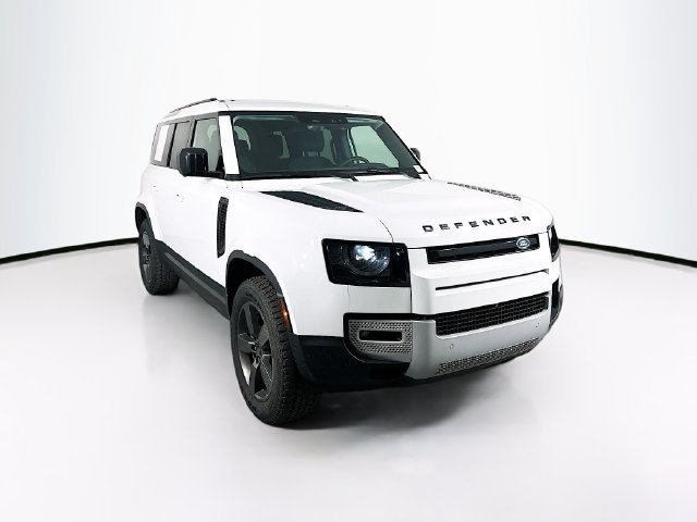 Used 2025 White Land Rover S image 3