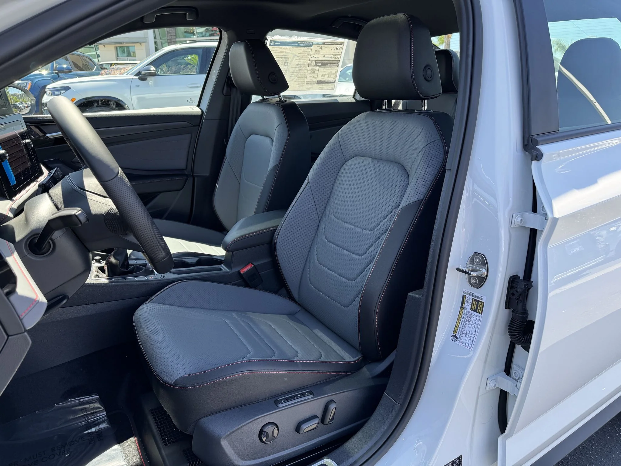 New 2026 Pure White w/Deep Black Roof Volkswagen Autobahn image 13