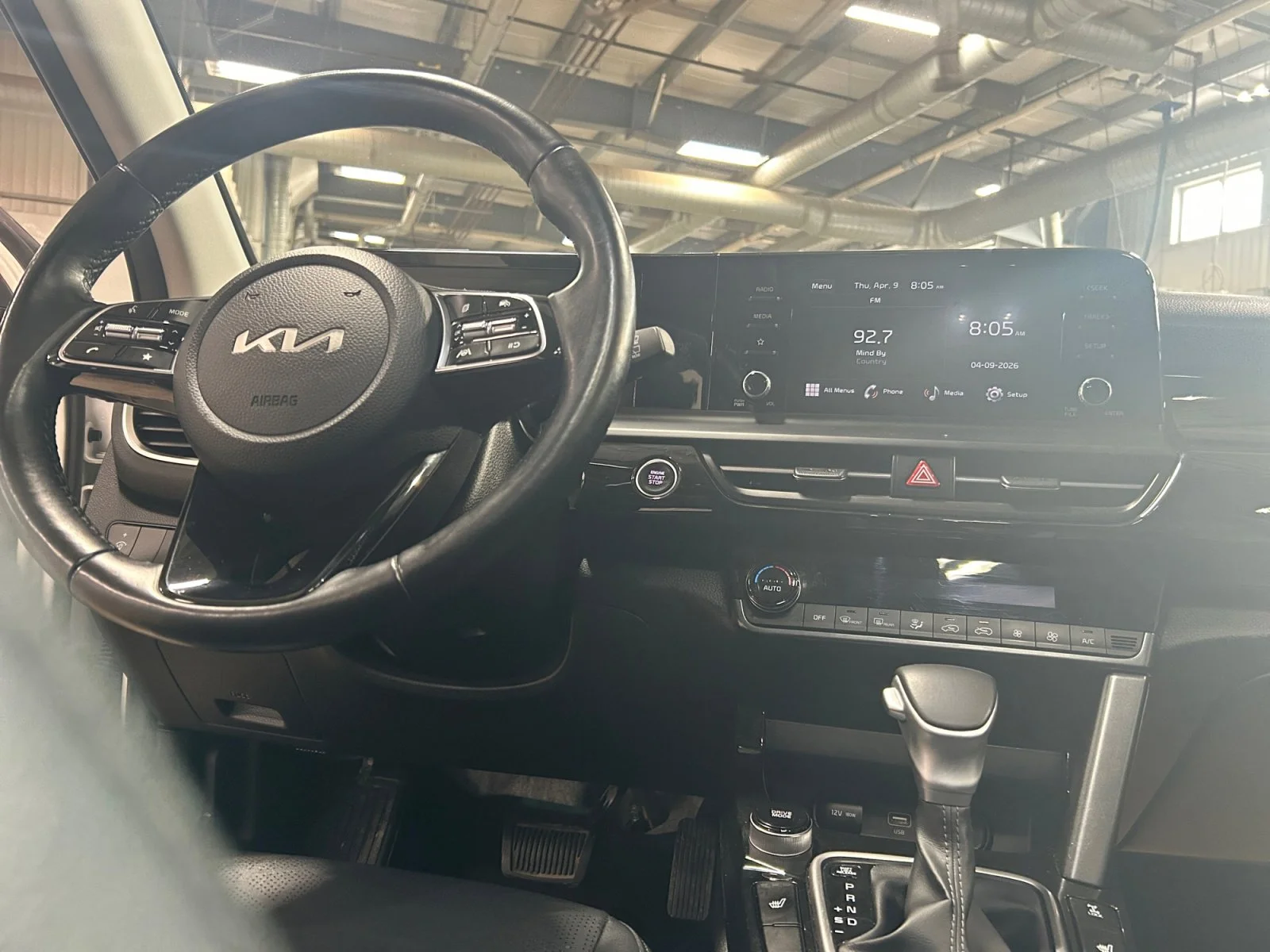 Used 2024 WHITE Kia EX AWD image 19