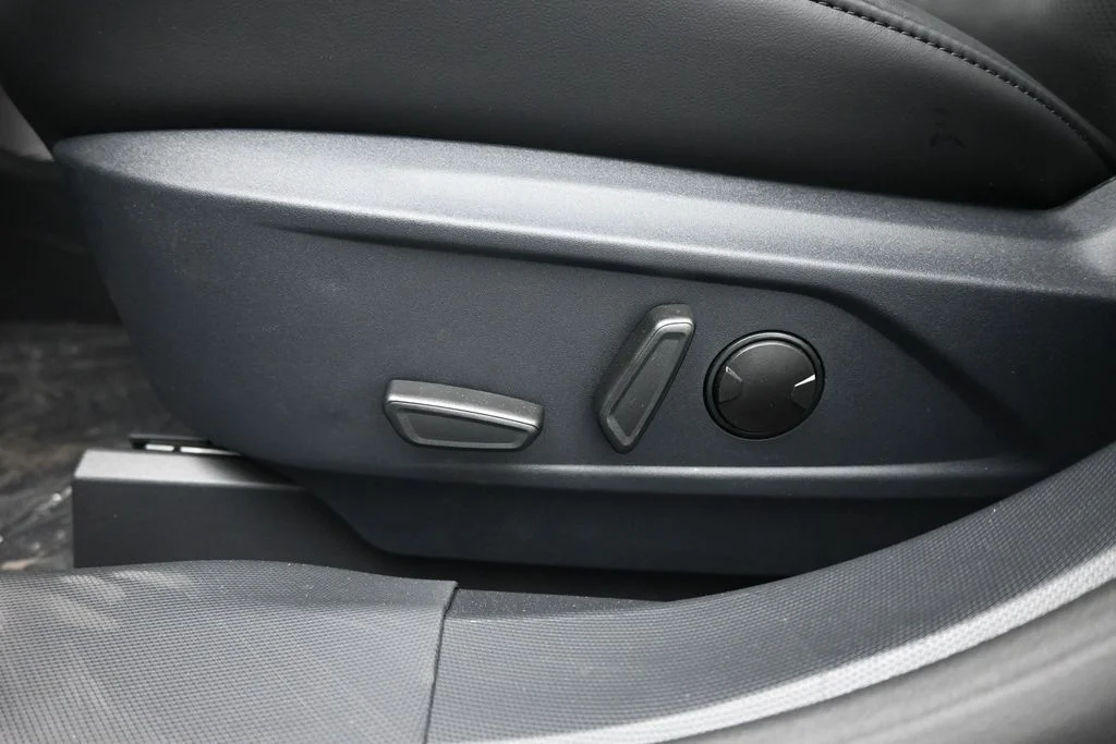 New 2026 Star White Metallic Tri-coat Ford Premium image 10