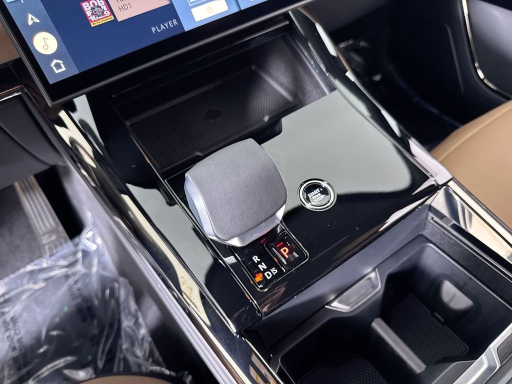 New 2026 Charente Grey Land Rover Dynamic SE image 19
