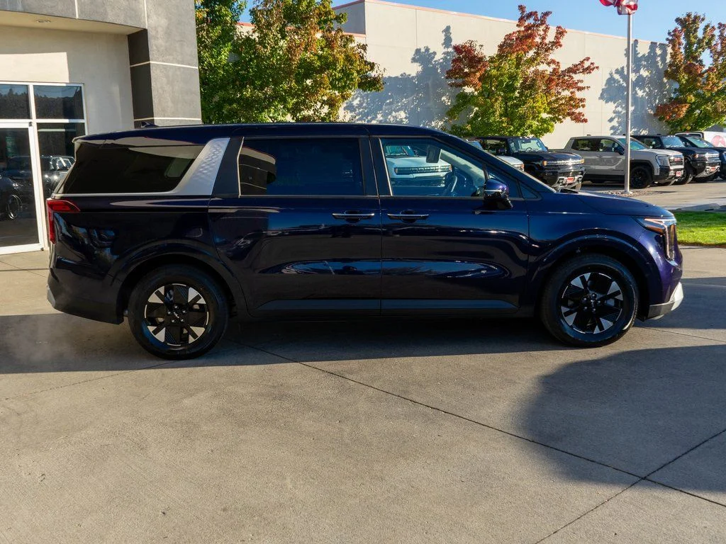 New 2026 Deep Chroma Blue Kia LXS image 8