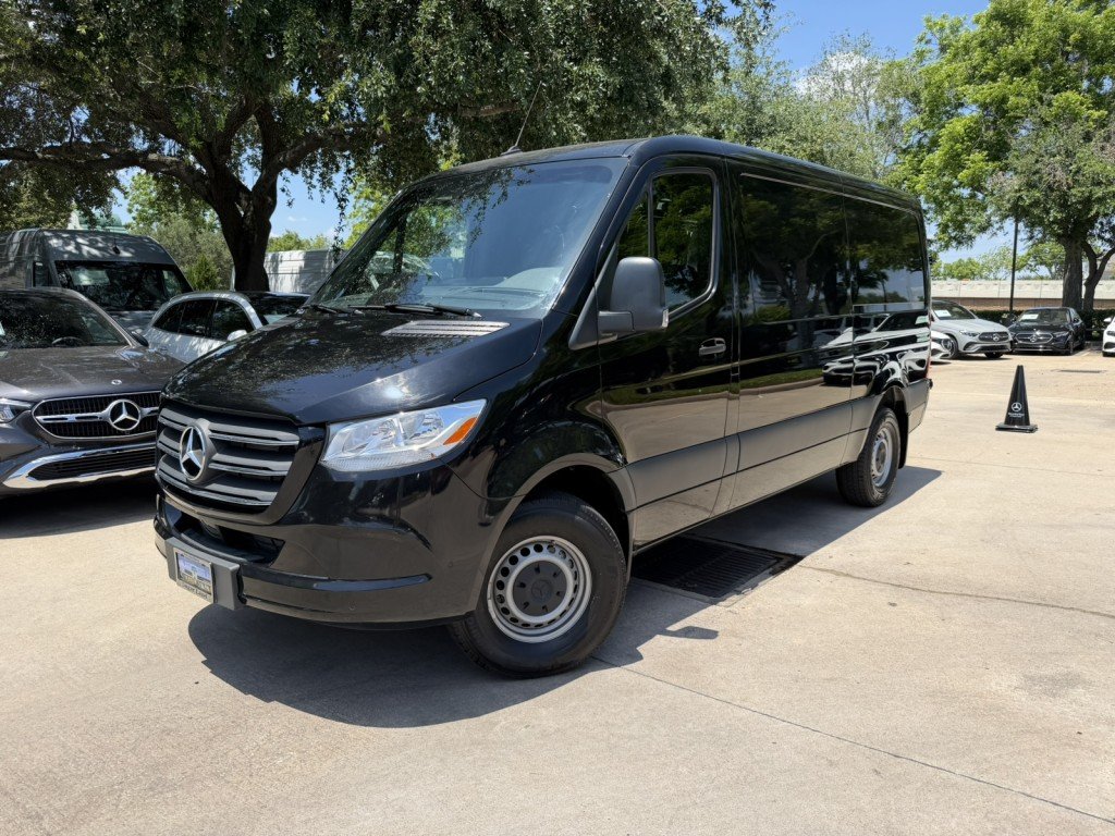2025 Mercedes-Benz Sprinter 2500 144 WB's photo