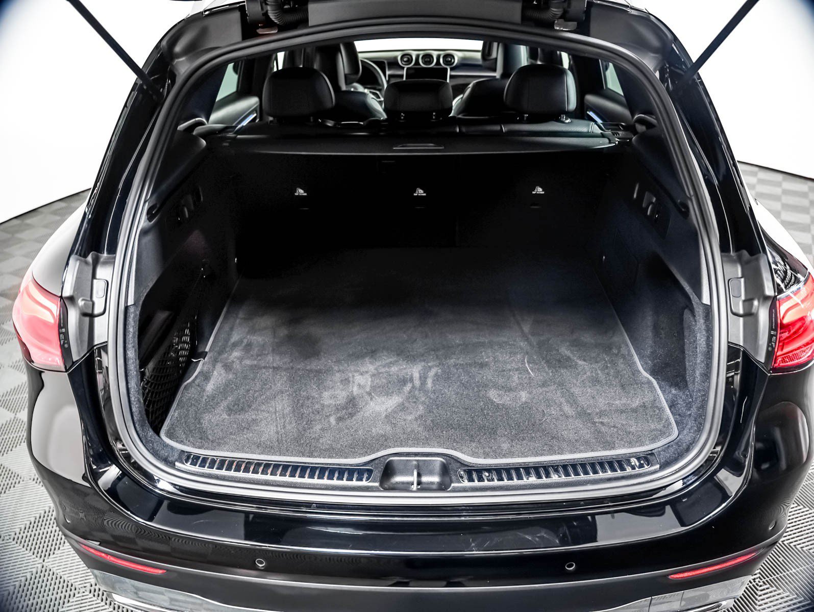 Certified Used 2025 Black Mercedes-Benz GLC 300 image 8