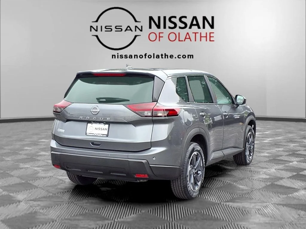 Used 2025 Gray Nissan SV image 30