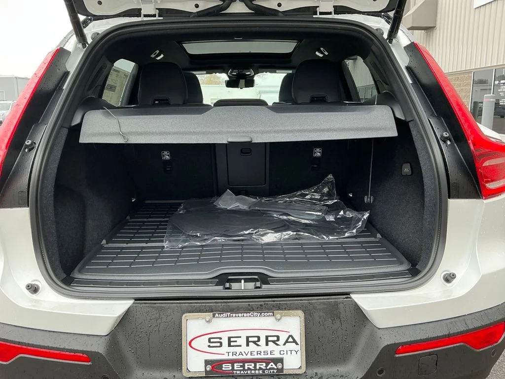 New 2026 Crystal White Volvo Ultra image 17