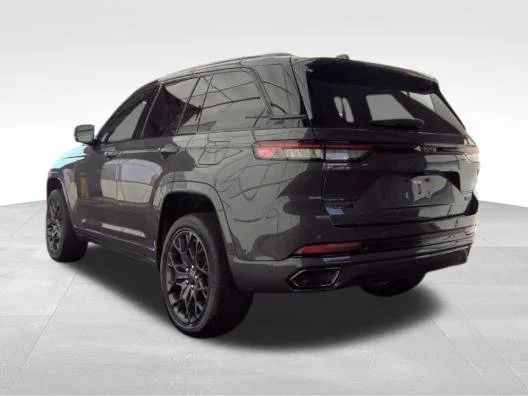 Used 2025 Gray Jeep Summit image 3