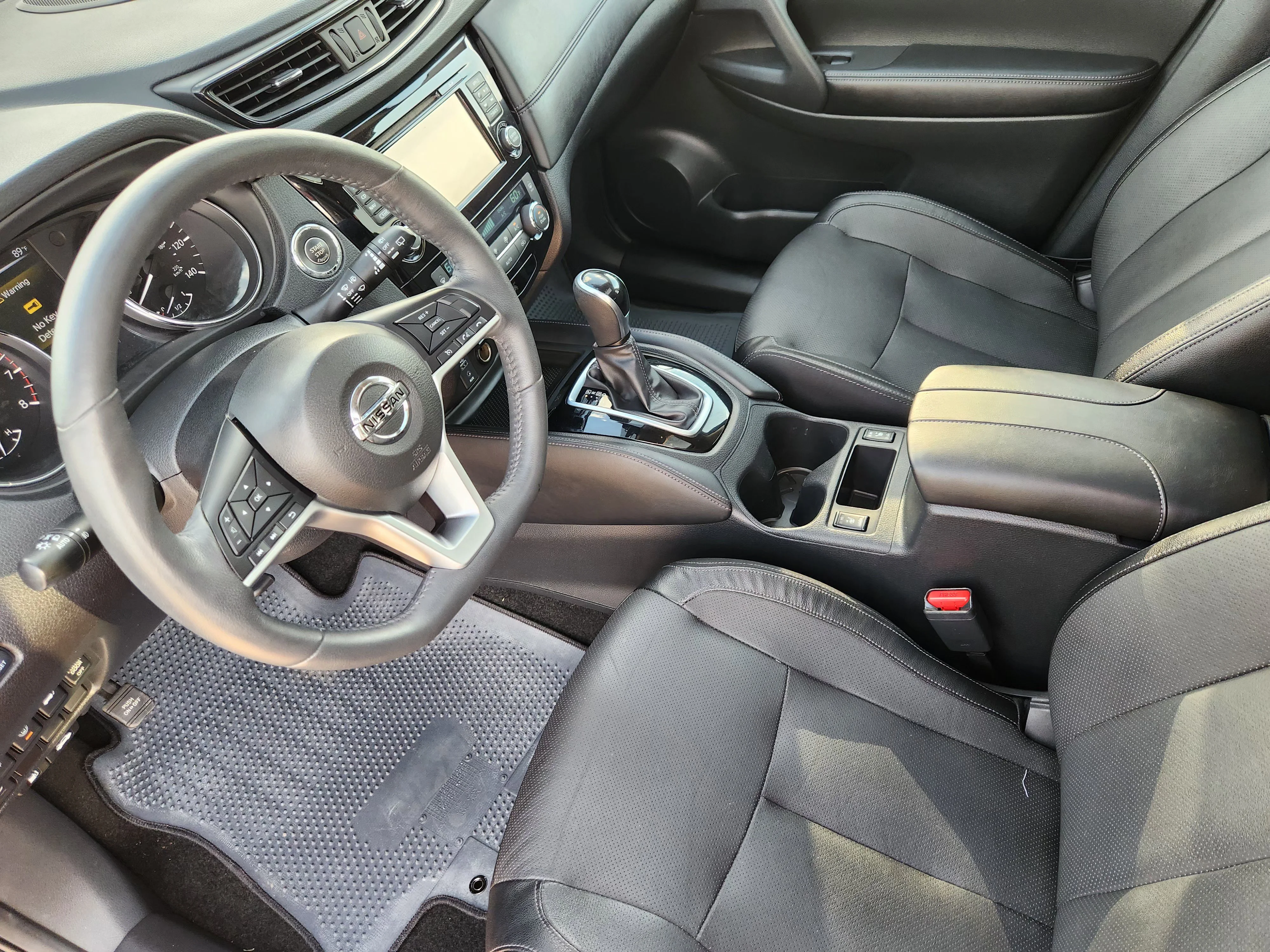 Used 2017 Magnetic Black Nissan SL image 14