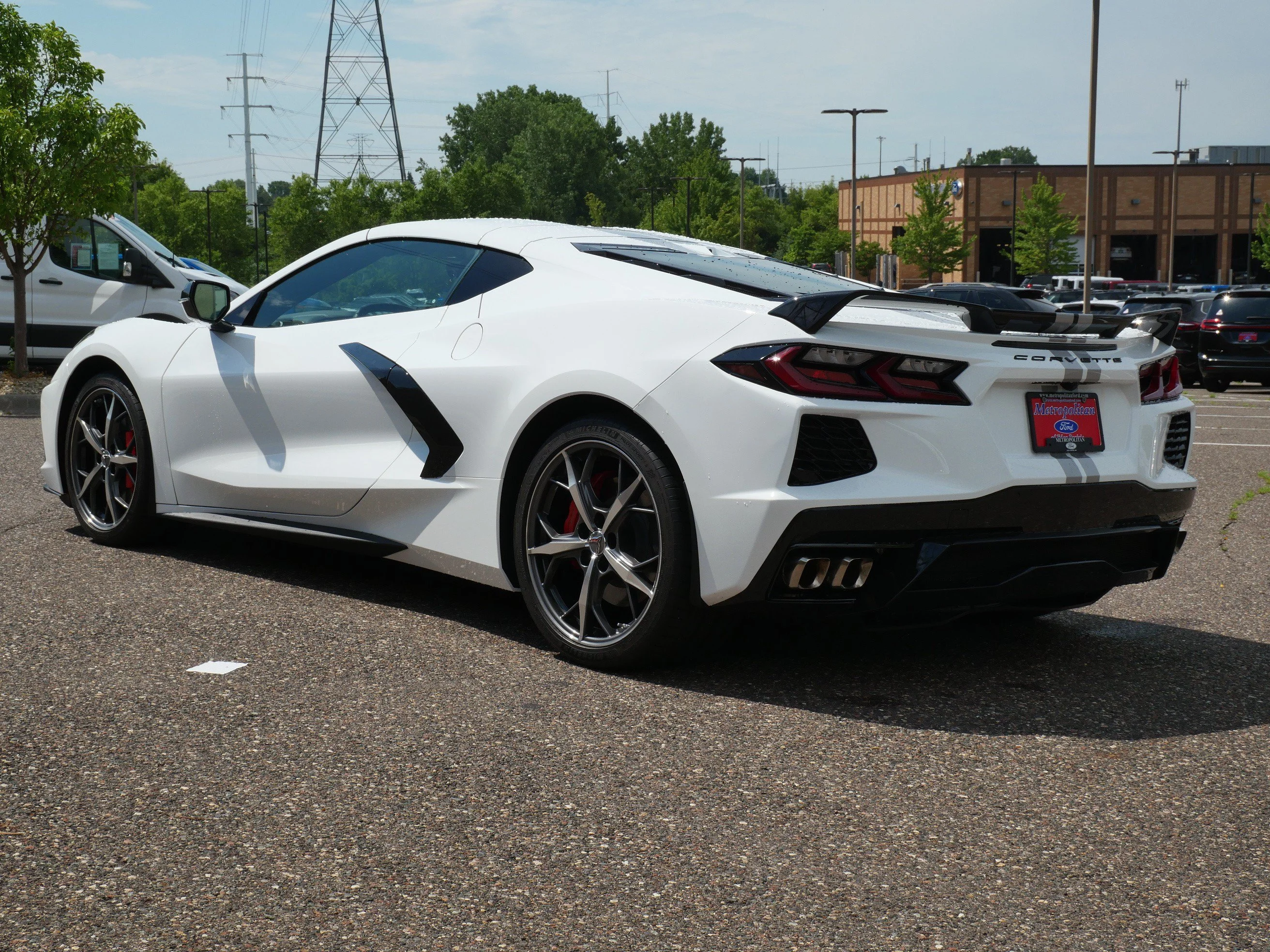 Used 2023 Arctic White Chevrolet 2LT image 4