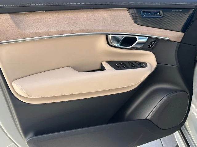 2026 Volvo XC90 Plus - Photo 21