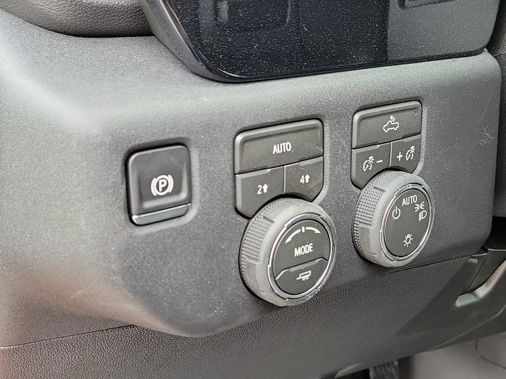 2026 Chevrolet Silverado 1500 LT - Photo 8