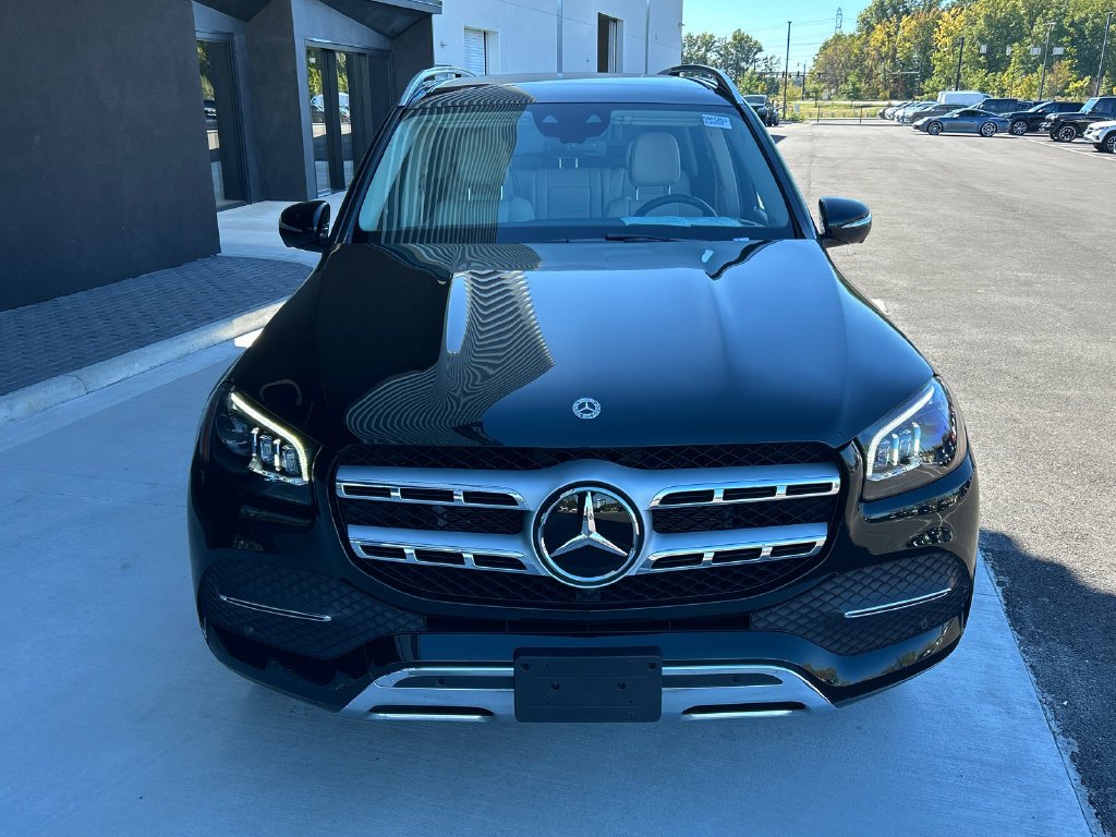 Certified Used 2022 Green Mercedes-Benz GLS 450 image 3