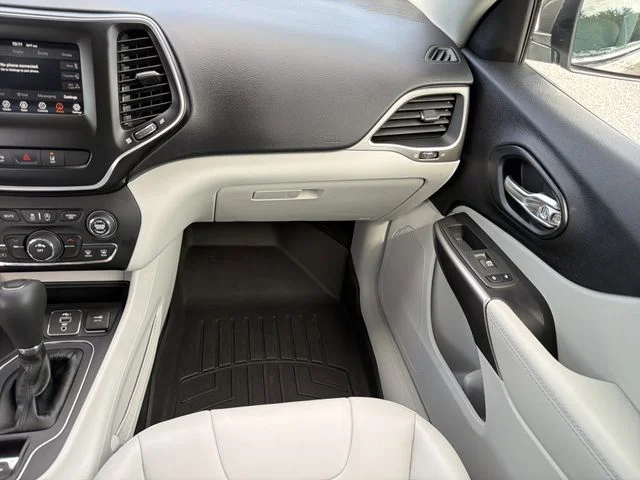 Used 2021 Beige Jeep Latitude Plus image 14