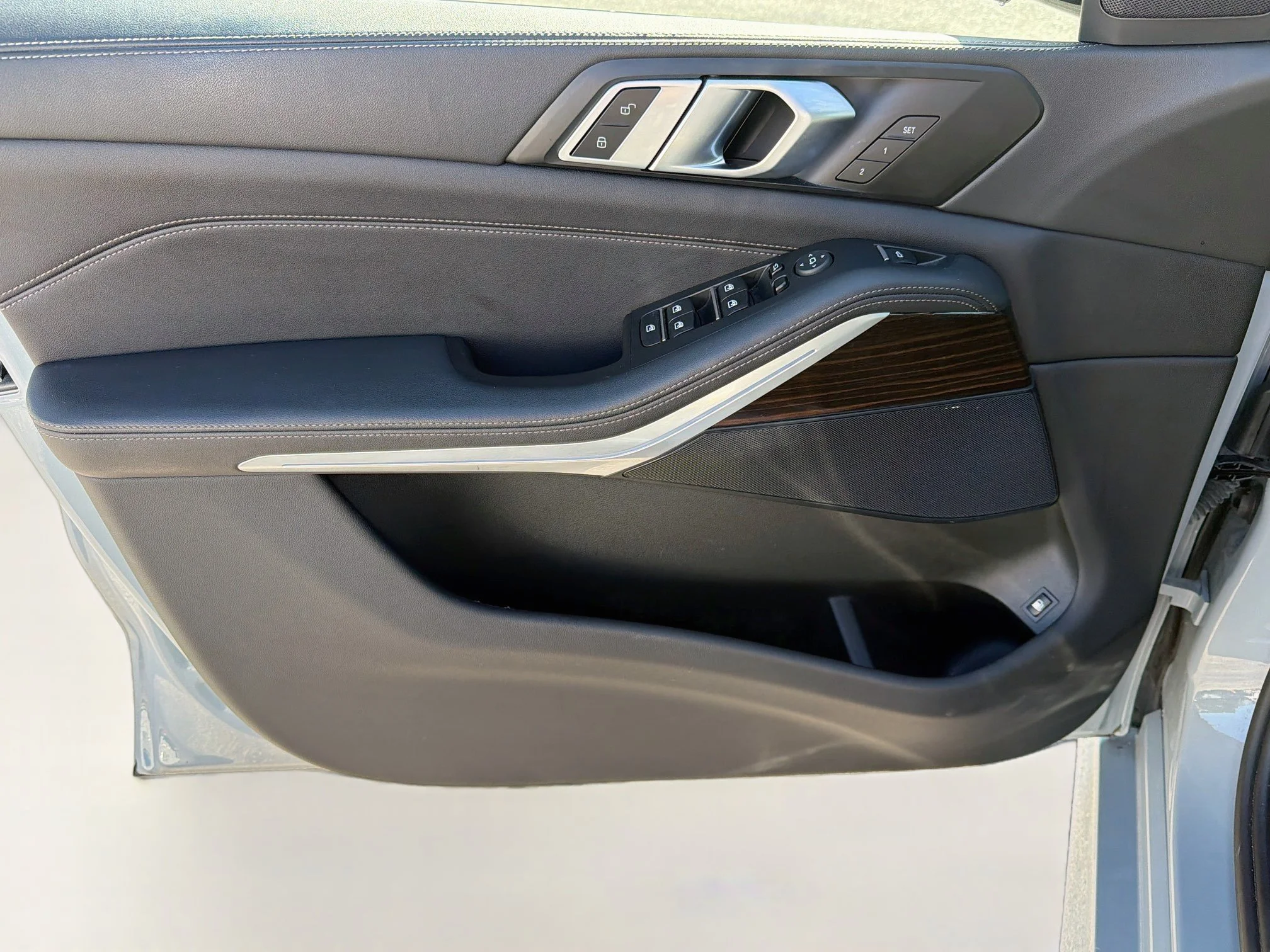 Used 2024 Brooklyn Grey Metallic BMW xDrive50e image 21
