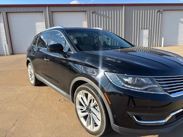 Used 2018 Black Lincoln Reserve image 3