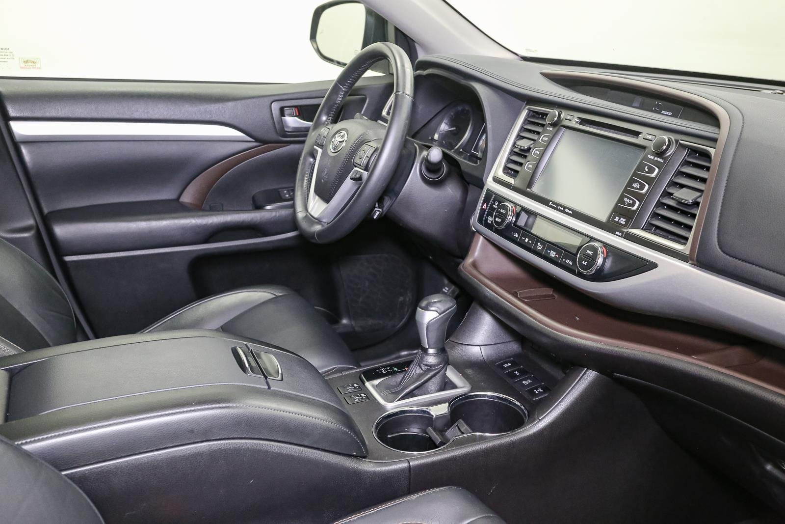 Used 2017 Midnight Black Metallic TOYOTA  image 20