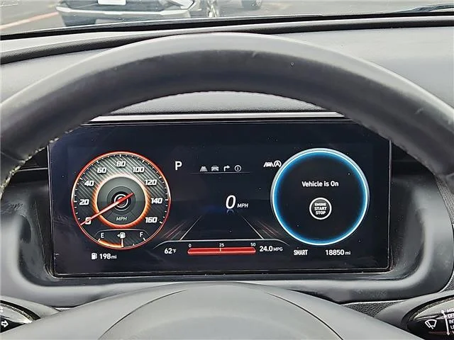 Used 2024 Gray Hyundai SEL Front-Wheel Drive image 15