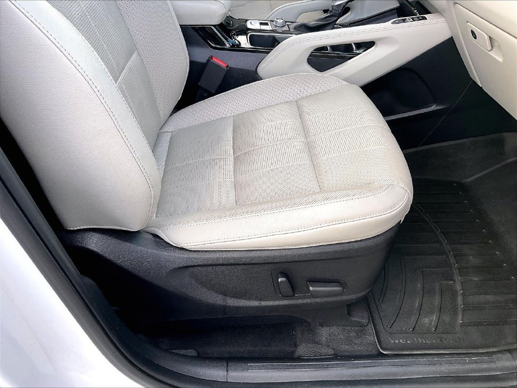 Used 2022 Glacial White Pearl Kia EX image 38