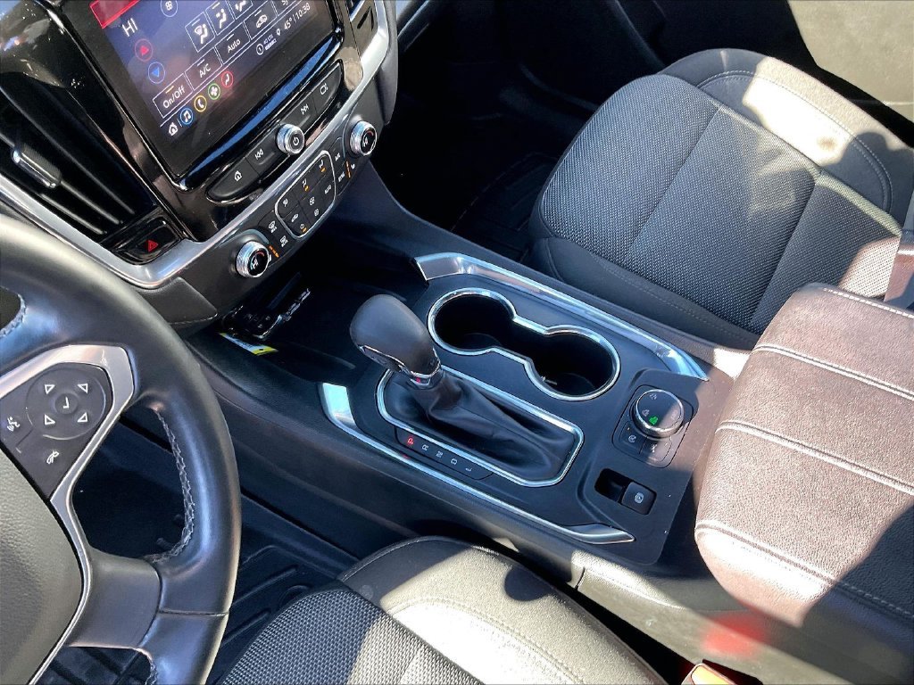 Used 2023 Silver Sage Metallic Chevrolet AWD image 21