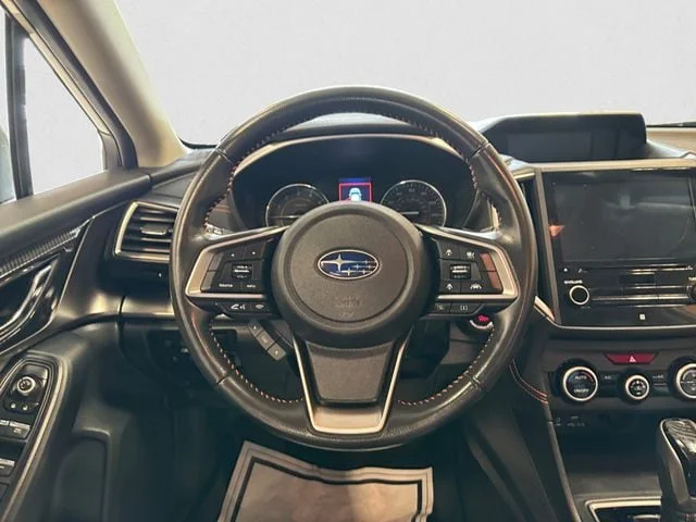 Used 2020 Crystal White Pearl Subaru Limited image 12