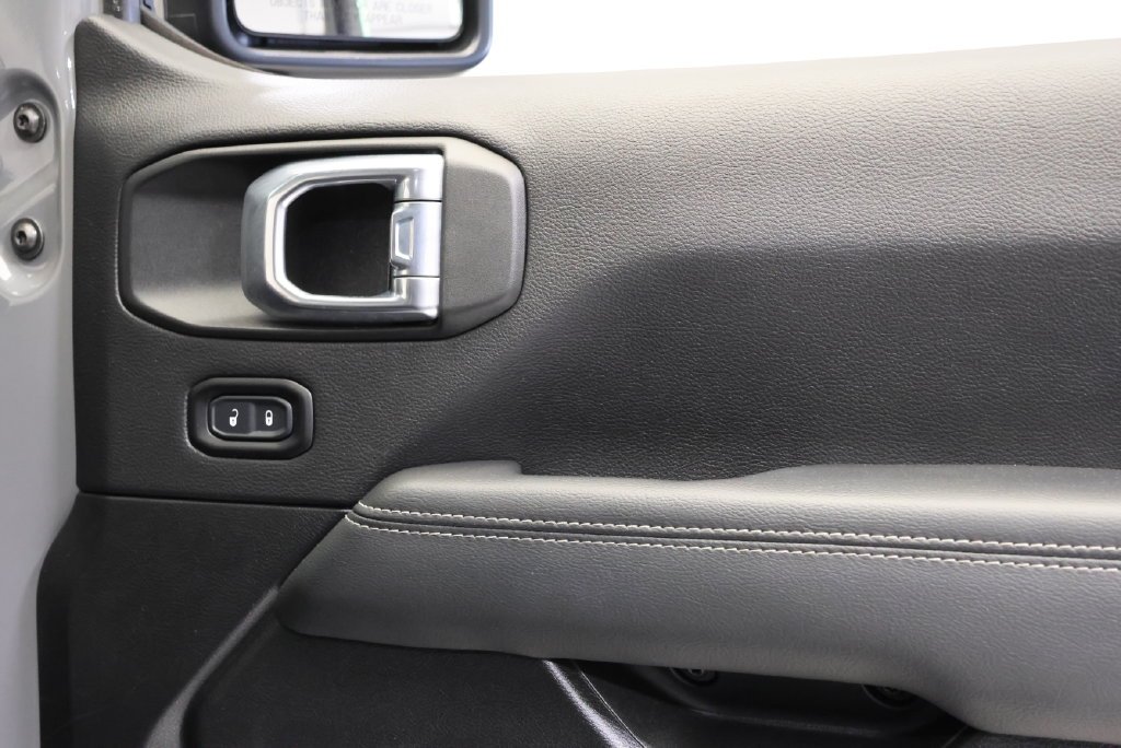 2023 Jeep Wrangler 4-Door Sahara - Photo 36
