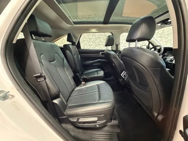 Used 2022 White Kia X-Line EX image 11