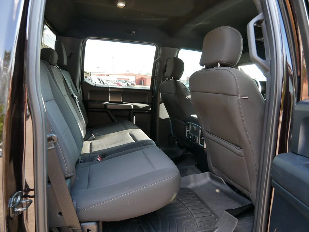 Used 2018  Ford XLT image 9