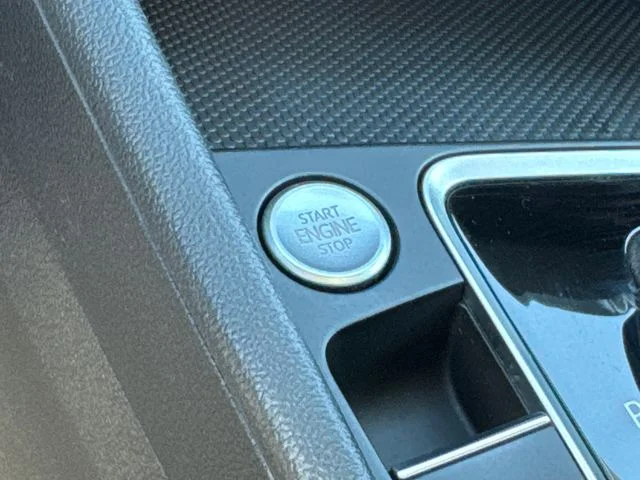 Used 2019 Gray Volkswagen SEL Premium image 37