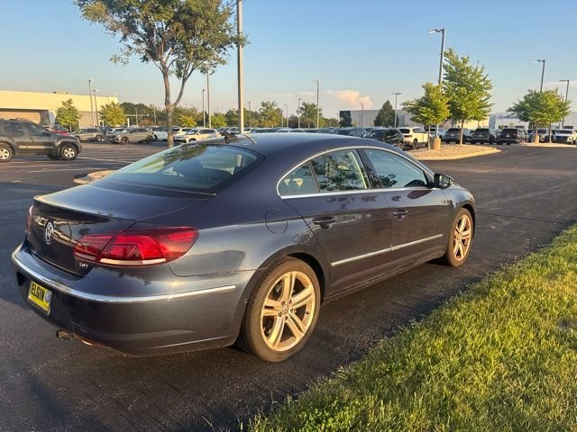 Used 2013  Volkswagen 2.0T Sport Plus image 4