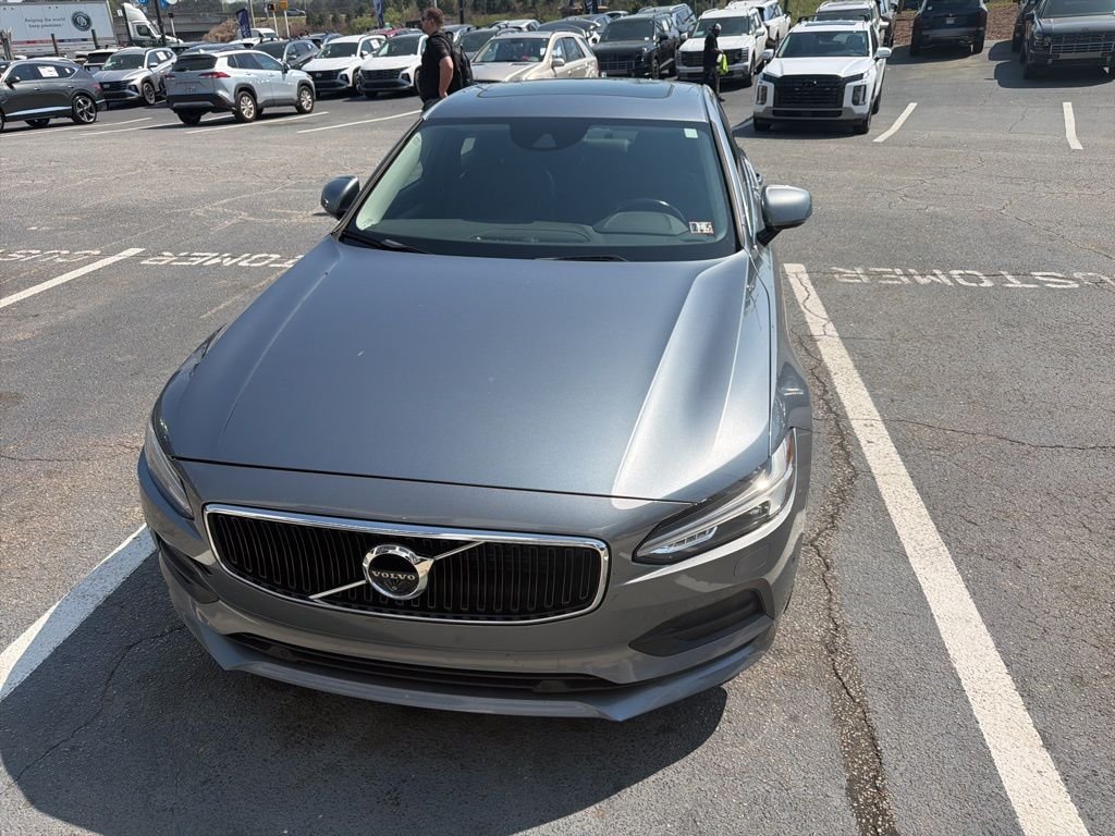 2017 Volvo S90