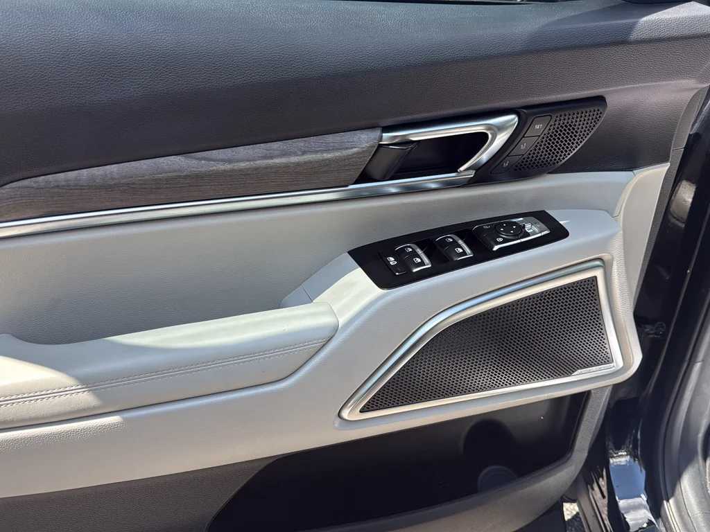 Used 2021 Black Kia SX image 34