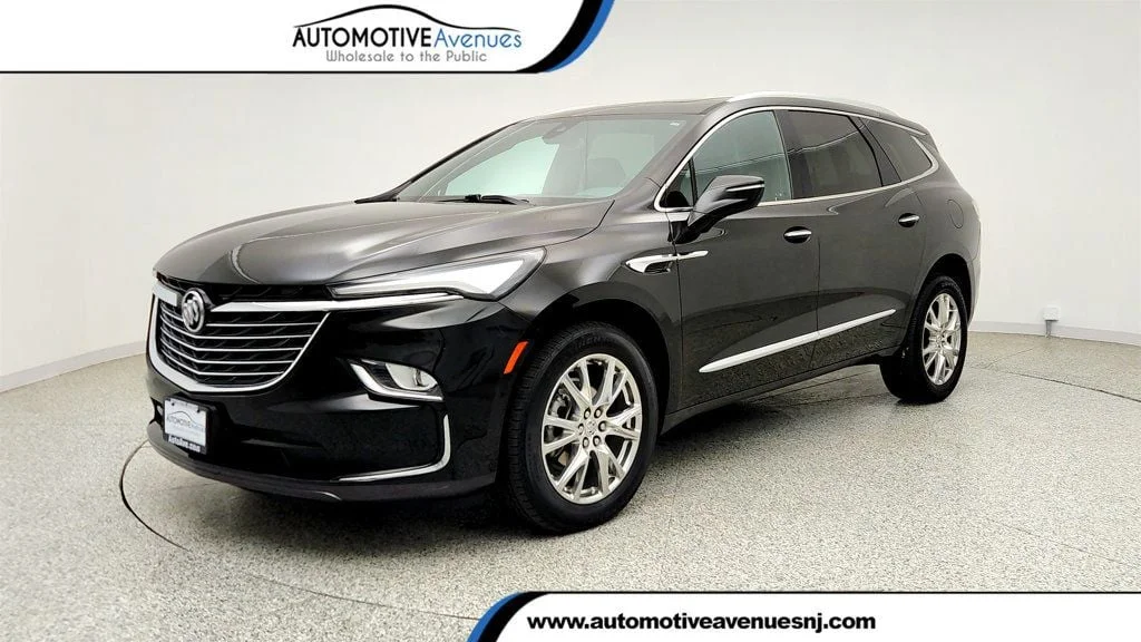 2023 Buick Enclave Essence AWD's photo