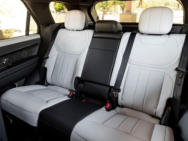 New 2026 Carpathian Grey LAND ROVER Dynamic SE image 24